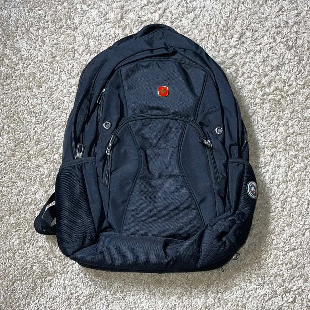 Like New SwissGear ScanSmart TSA 17 Inch Black Laptop Backpack